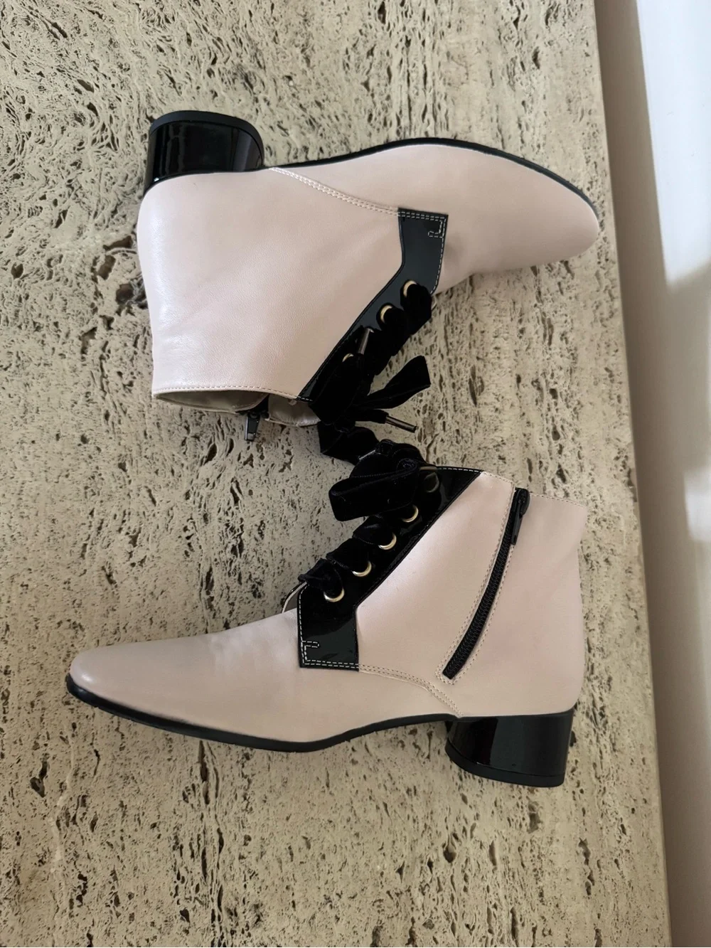 NWOB Amalfi by Rangoni Rebe bootie in soft blush leather. Size 6.5. MSRP $396